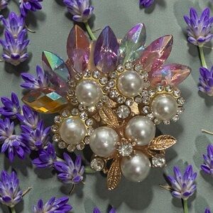 Elegant Pearl and Crystal Brooch